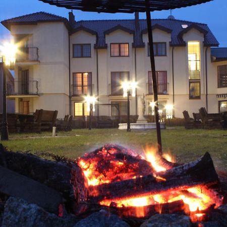 Hotel Orw Magnat à Zieleniewo  Extérieur photo