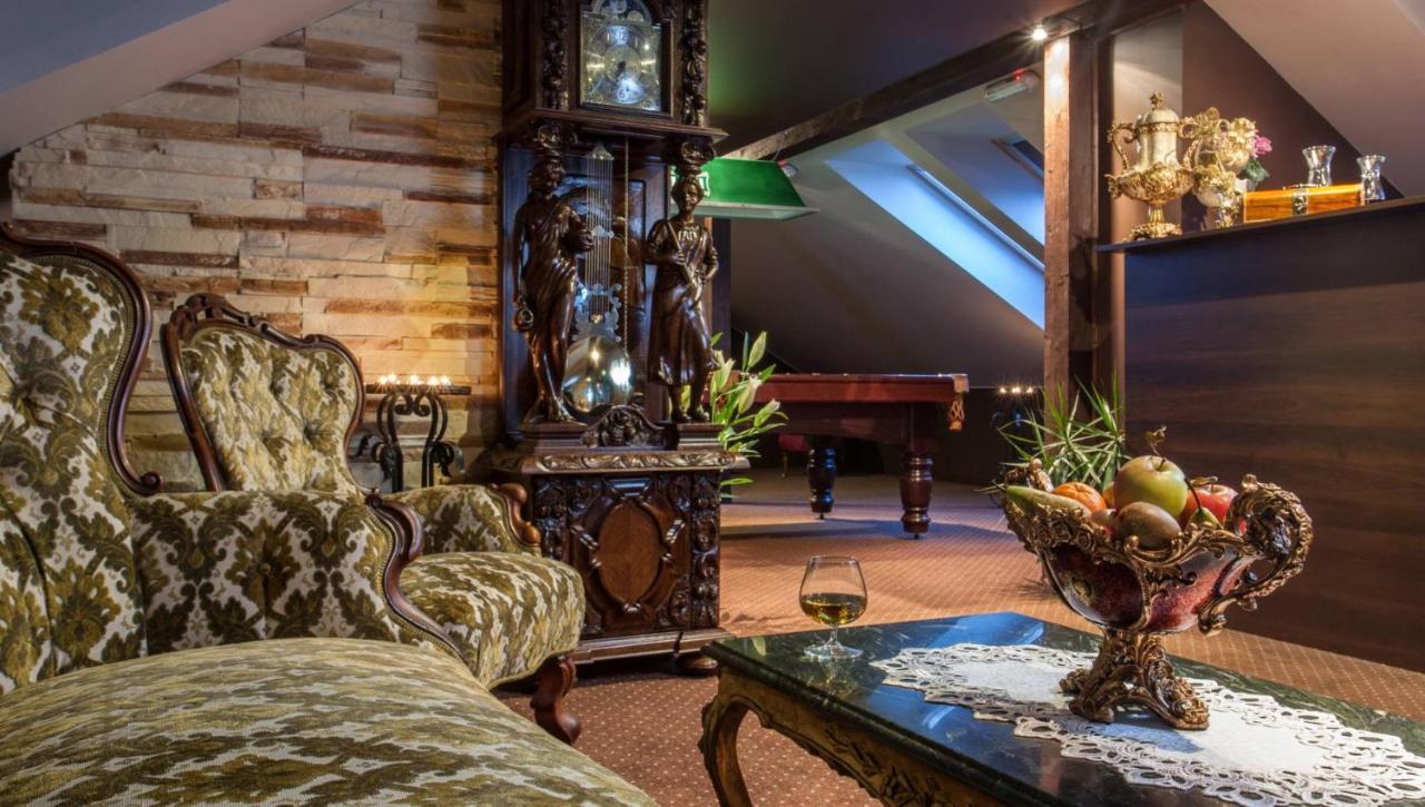 Hotel Orw Magnat à Zieleniewo  Extérieur photo